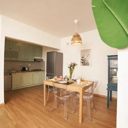 Semesterbostad Casa Rosy